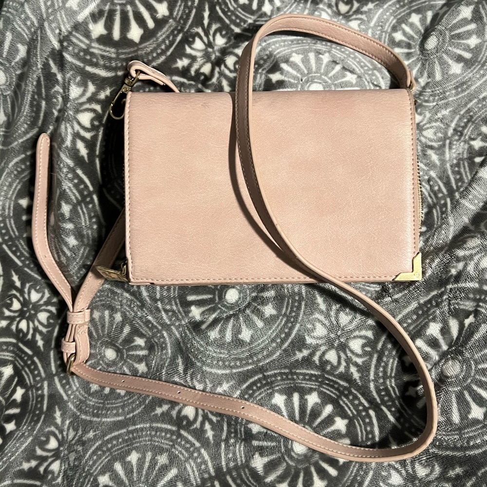 Urban expressions crossbody